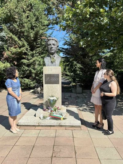 Казанлък отдаде почит на Апостола на свободата