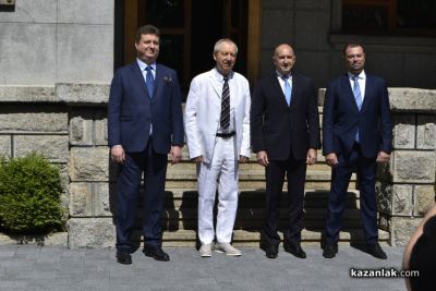 Президентът Румен Радев от завод “Арсенал“ Казанлък: Почтеният български бизнес заслужава подкрепата на институциите