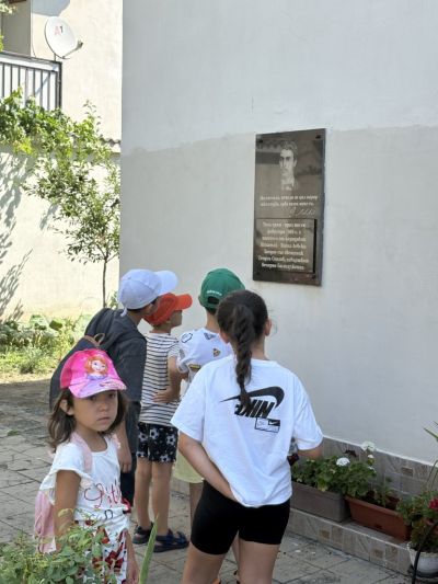 Общинска библиотека “Искра“ с вдъхновяващи инициативи в чест на Васил Левски