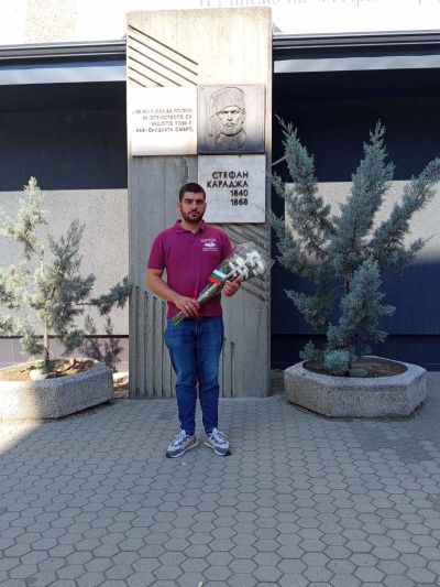 Цветя в чест на безсмъртните герои