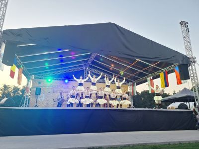 АНПТ „Искра“ участва в юбилейното издание на Международния фолклорен фестивал в Бузъу, Румъния