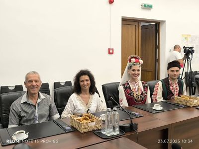АНПТ „Искра“ участва в юбилейното издание на Международния фолклорен фестивал в Бузъу, Румъния