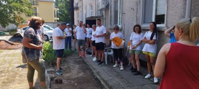 130 доброволци преобразиха части от Казанлък с еко инициатива