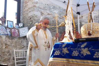 Старозагорският митрополит Киприан възглави Божествената света литургия в Потопената църква край язовир “Жребчево“