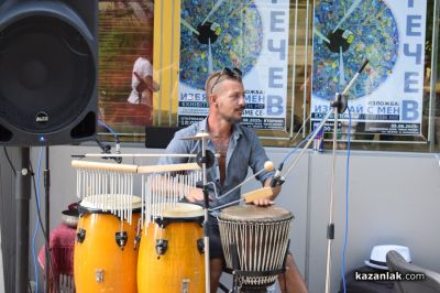 Творецът Георги Гечев за дебютната си изложба в Казанлък: „Избягай с Мен“ е личен разказ в картини