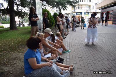 Творецът Георги Гечев за дебютната си изложба в Казанлък: „Избягай с Мен“ е личен разказ в картини