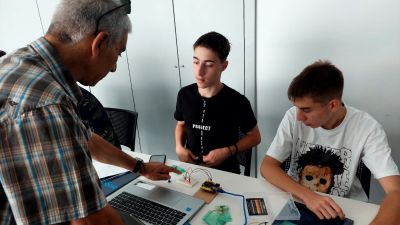 ИКТ Център започна мобилност по Еразъм+, свързана с роботика