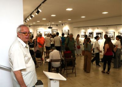 Фотоизложбата “Урокът“ представи музиката на “Академия роза“ в образи