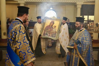 В Казанлък посрещнаха Чудотворната икона на Пресвета Богородица Скоропослушница / Новини от Казанлък