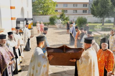 В Казанлък посрещнаха Чудотворната икона на Пресвета Богородица Скоропослушница