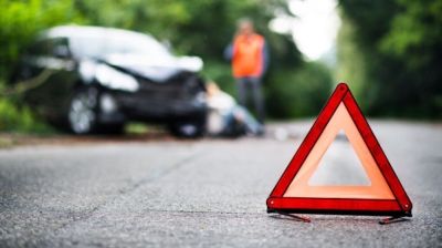 Жена пострада при сблъсък между автомобил и мотор на прохода Шипка / Новини от Казанлък