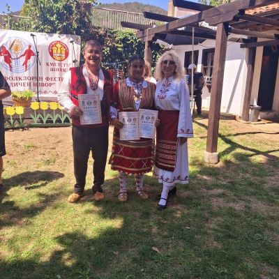 Третото издание на фестивала “Богородичен извор“ в Шипка събра почитатели на българския фолклор