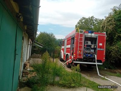 Огнеборци гасиха пожар в района на Хидравлика / Новини от Казанлък