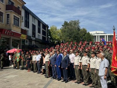 Кметът Иса Бесоолу бе гост на тържествено полагане на клетва на военни  / Новини от Казанлък