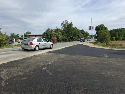 Продължава ремонтът на пътя гр. Павел баня - с. Габарево