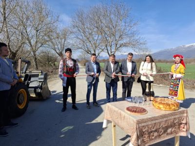 Продължава ремонтът на пътя гр. Павел баня - с. Габарево