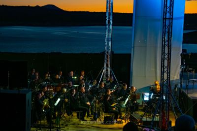 „Красива птичка с цвят зелен“ - На брега на древния Севтополис
