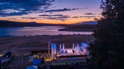 „Красива птичка с цвят зелен“ - На брега на древния Севтополис