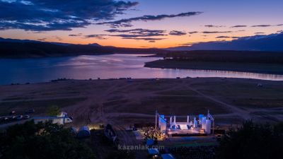 „Красива птичка с цвят зелен“ - На брега на древния Севтополис