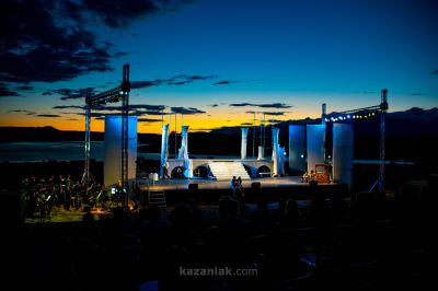 „Красива птичка с цвят зелен“ - На брега на древния Севтополис