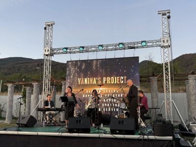 “Джаз арт Казанлък” и оперният спектакъл “Набуко” превърнаха Казанлък в сцена на вълшебството на джаза и мистиката на оперното изкуство