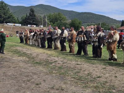 Над 6000 души гледаха 36-ото издание на Биоралито с магарешки каручки в Гурково