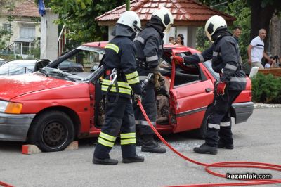 Демонстрации на действия при ПТП и битови пожари - РСПБЗН Казанлък
