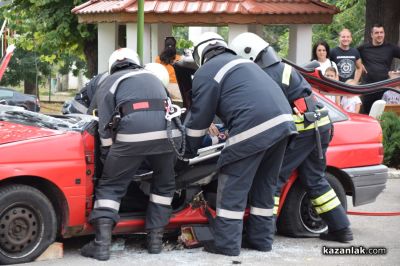 Демонстрации на действия при ПТП и битови пожари - РСПБЗН Казанлък