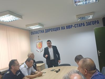 Наградиха служители от РДПБЗН-Стара Загора по повод професионалния им празник - 14 септември 