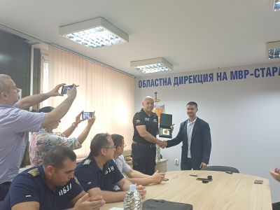Наградиха служители от РДПБЗН-Стара Загора по повод професионалния им празник - 14 септември 