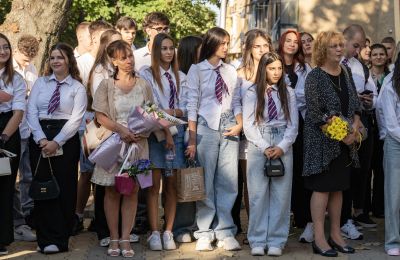 81 осмокласници прекрачиха прага на ПГЛПТ за Новата учебна година