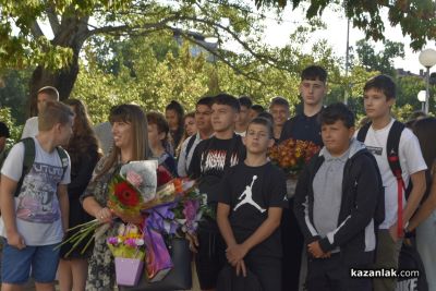 Директорът на ПХГ “Св. Св. Кирил и Методий“: Днес нашата гимназия отваря врати за 143-ри път, за да посрещне своите възпитаници