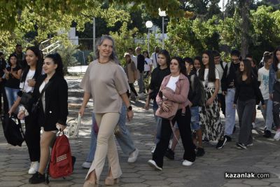 Директорът на ПХГ “Св. Св. Кирил и Методий“: Днес нашата гимназия отваря врати за 143-ри път, за да посрещне своите възпитаници