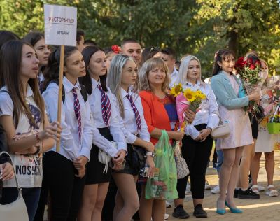81 осмокласници прекрачиха прага на ПГЛПТ за Новата учебна година