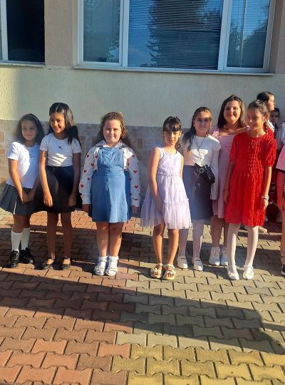 Честит първи учебен ден и на добър час от ОУ „Чудомир“ – гр. Казанлък