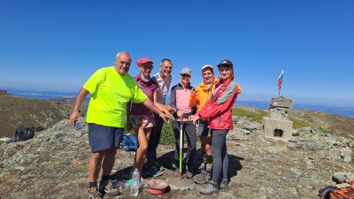 Планинари поставиха нов панорамен кръг на връх Мазалат / Новини от Казанлък