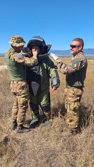 Съвместни занятия по инженерна подготовка с военнослужещи от България и Италия се проведоха на УЦ „Тюлбе“ в Казанлък 