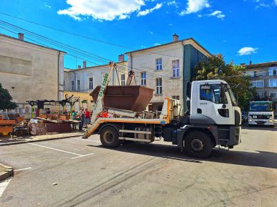 ПХГ „Св. Св. Кирил и Методий“ се включи в кампанията „Да изчистим България заедно“, давайки ценен урок по отговорност и съпричастност