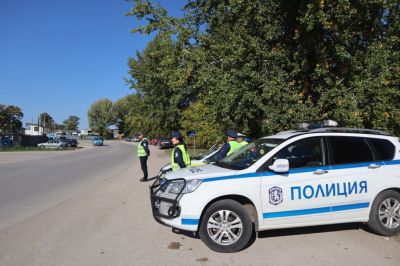 Заловиха шестима с нередовни регистрации на превозните си средства / Новини от Казанлък