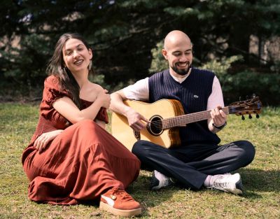 Пригответе се за една вълнуваща музикална вечер в New York Pub – Казанлък с изпълненията на Ани и Методи / Новини от Казанлък