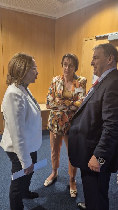 В качеството си на зам. председател на Асоциацията на кметовете от европейските градове с производство на етерични масла, кметът на Казанлък проведе работни срещи в Брюксел 