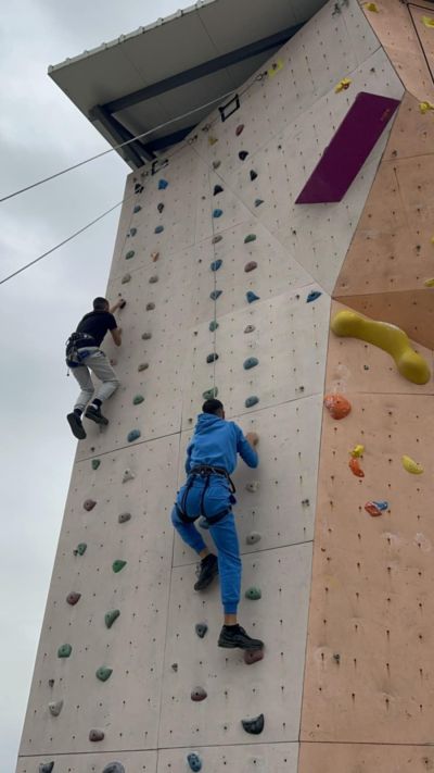 Учениците на ПГЛПТ станаха отборен шампион по спортно катерене на общинското първенство