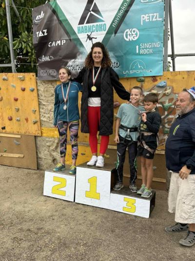 Учениците на ПГЛПТ станаха отборен шампион по спортно катерене на общинското първенство