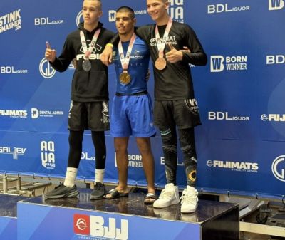 Ивайло Миленов от Хуманитарната гимназия в Казанлък грабна златото на международен турнир по бразилско джу-джицу в София 