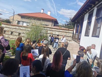 В Казанлък бе открита изложбата от Националния конкурс за рисунка и фотография „Нарисувай стих“