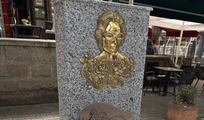 Казанлък увековечи паметта на Петя Павлович  / Новини от Казанлък