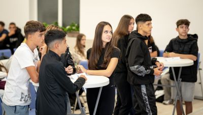 С тематично състезание в ПГЛПТ отбелязаха Европейският ден на езиците