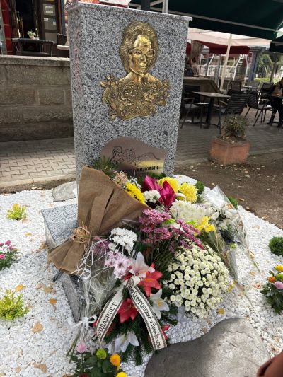 Казанлък увековечи паметта на Петя Павлович 