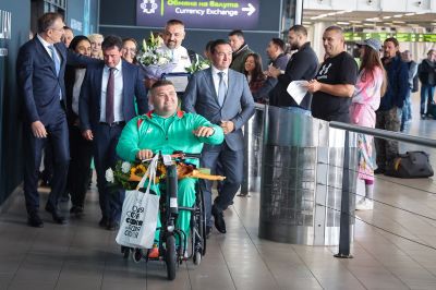 Световният шампион Ружди Ружди се завърна в България  / Новини от Казанлък