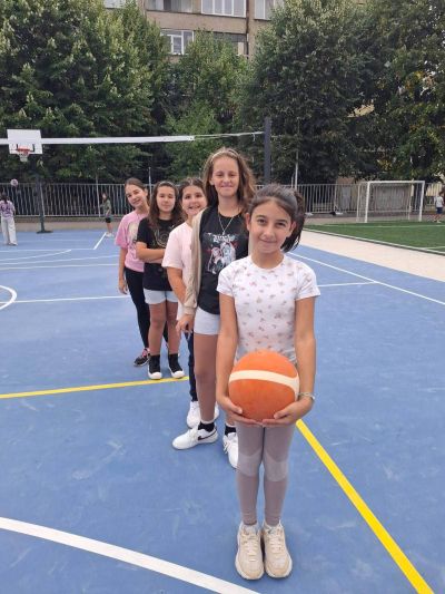 С нова спортна площадка и модерна визия ОУ “Георги Кирков“ отбеляза Европейския ден на спорта в училище - 2025 г. под надслов: „Активни, здрави и силни“ 